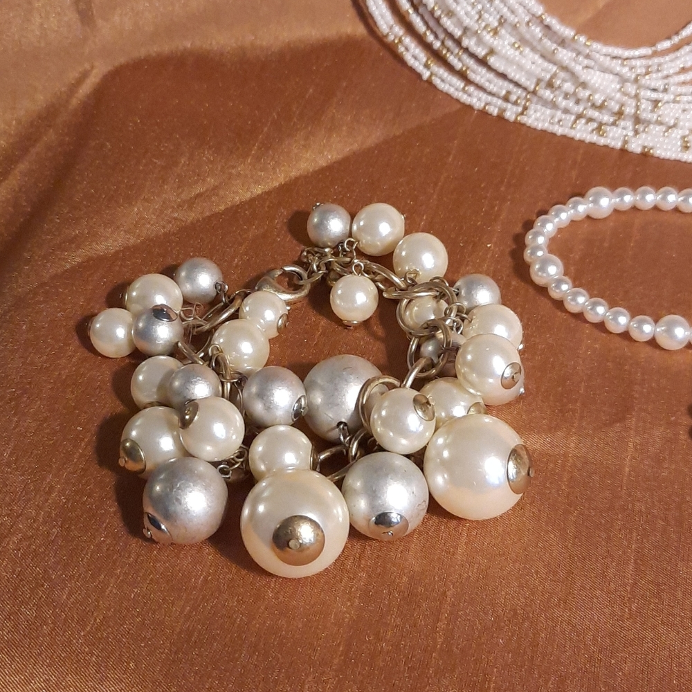 Pearls & Seed beads, Necklace, Bracelets Earrings